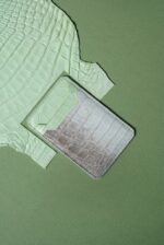 Crocodile magnetic card holder - Image 3